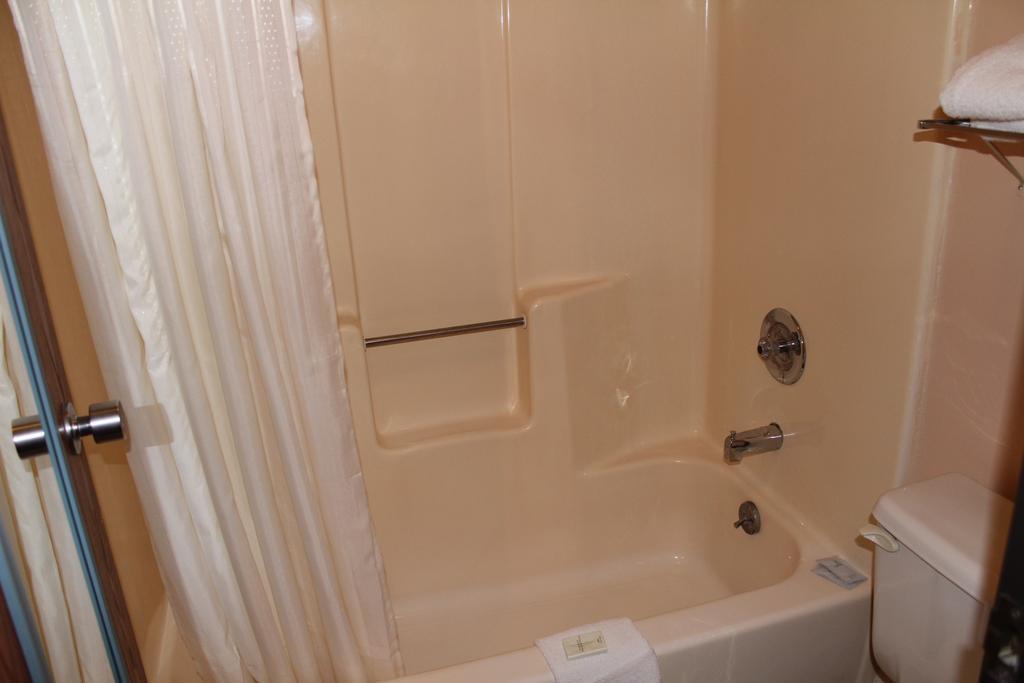Knights Inn Wentzville Mo Room photo